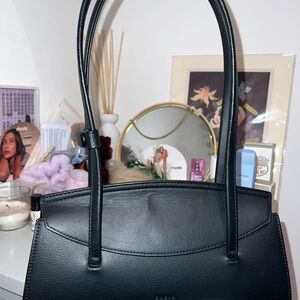 Chic Black Leather Shoulder Bag